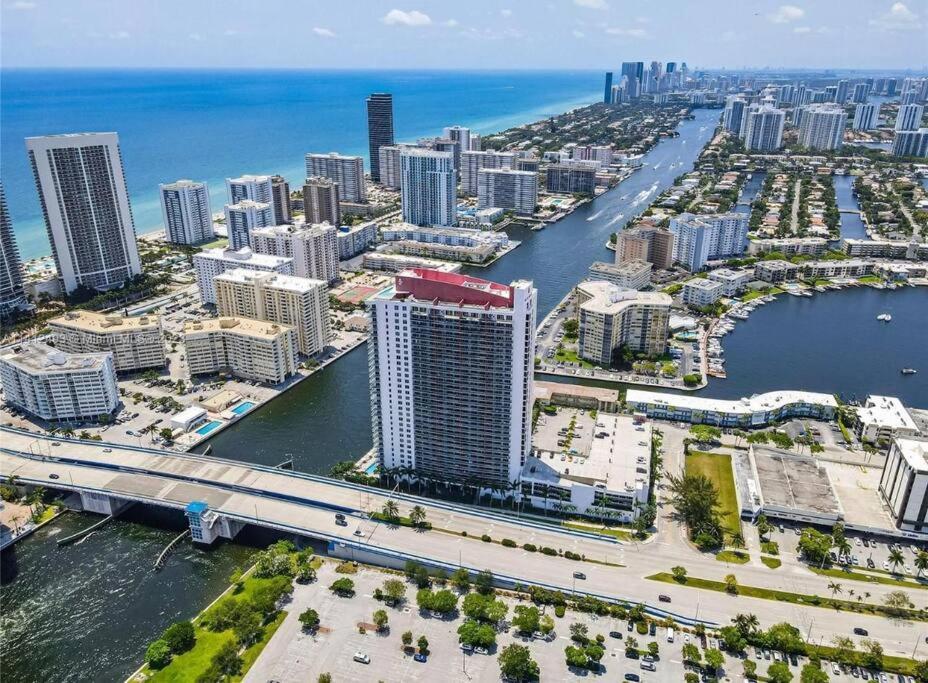 Ocean Views - Pool & Gym - Pet Friendly - Close To Beach Hallandale Beach Εξωτερικό φωτογραφία