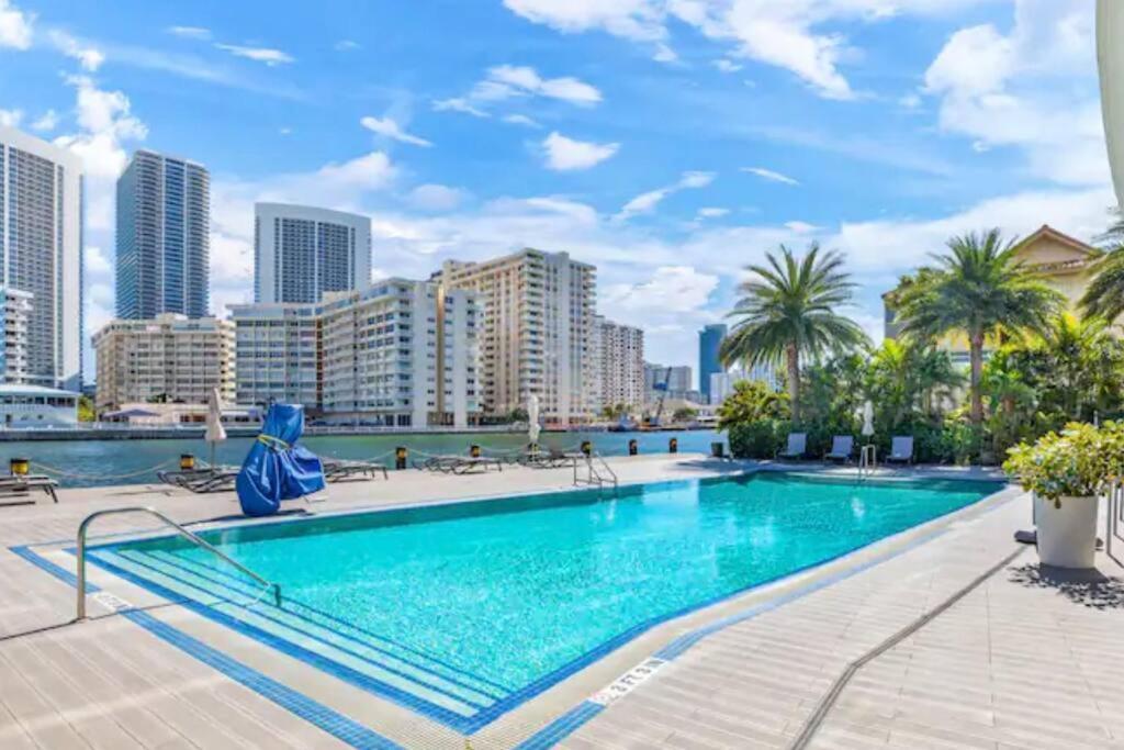 Ocean Views - Pool & Gym - Pet Friendly - Close To Beach Hallandale Beach Εξωτερικό φωτογραφία